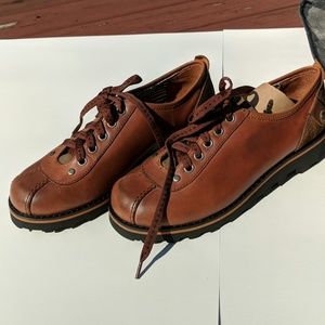 NWT London Underground leather oxfords